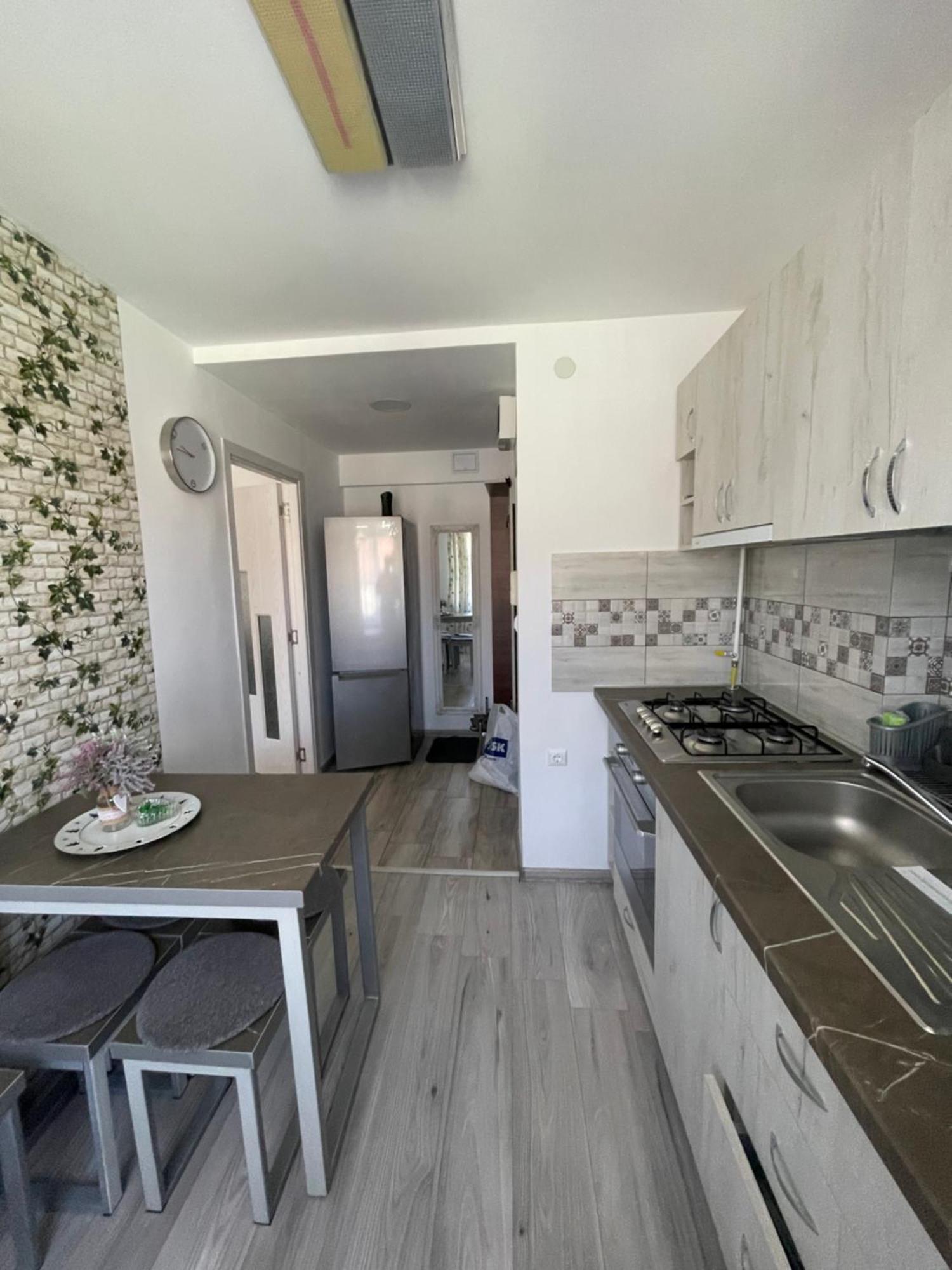 Guest House-Straja Lupeni Lupeni  Экстерьер фото